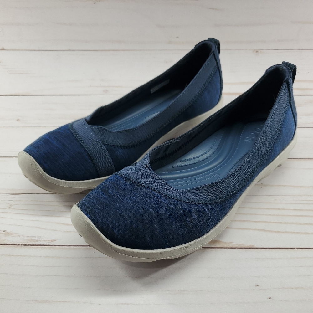 Crocs Women Size 7 Blue Busy Day Stretch Flat Slip On Mary Jane‎ 204752
